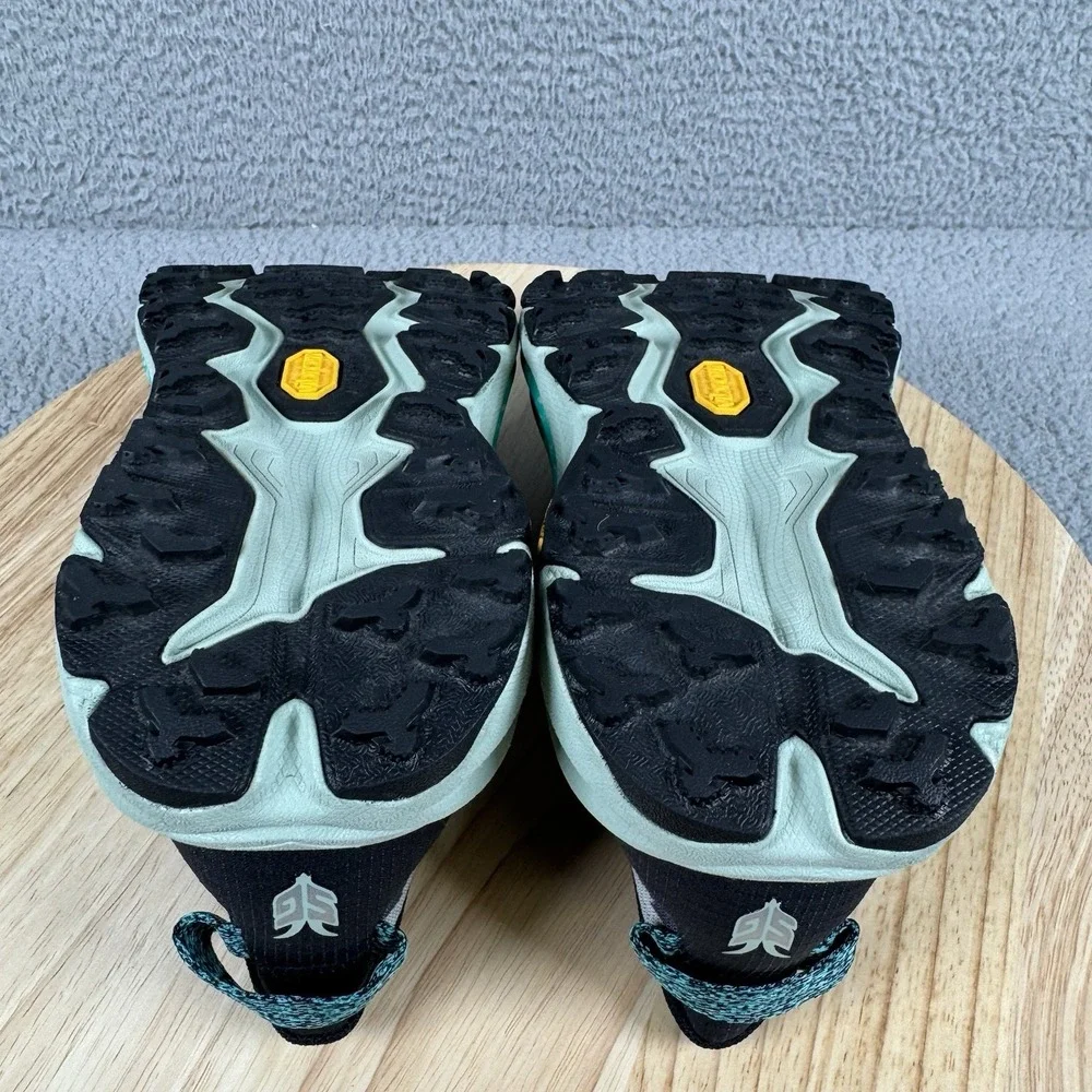 Hoka Speedgoat 6 Womens 6.5 B Trail Running Hiking Shoes Vibram 1147811 BLVR
